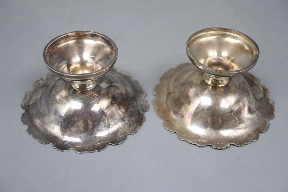 A pair of George V silver pedestal bonbon dishes, Mappin & Webb, Birmingham, 1925, height 64mm, 5oz.